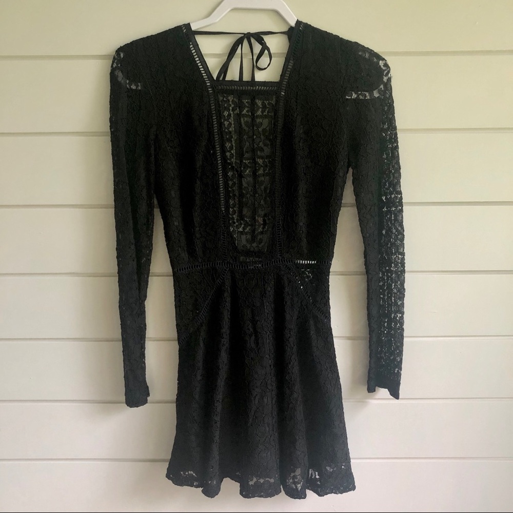 Tobi lace crochet dress - Picture 3 of 9